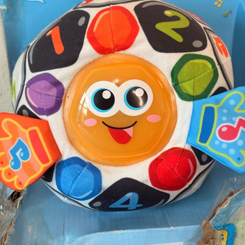 VTech Bright Lights Soccer Ball Kids OS Multicolor New Damaged Box Learning Toy